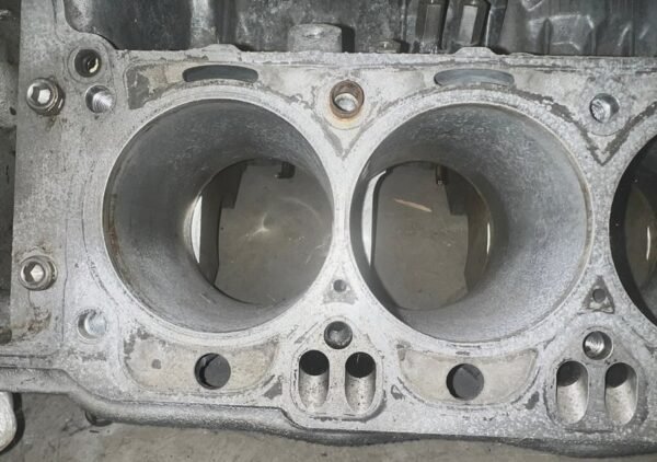 BMW M6 E63 Engine Cylinder Block S85 5.0L V10 BMW M5 OEM - Image 2