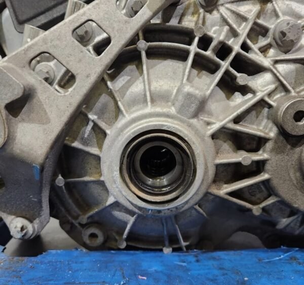 OEM I8 I12 I15 AWD Electric Engine Motor AT Transmission Assembly - Image 6