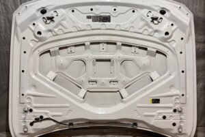 F80 F82 BMW M3 M4 OEM hood panel/alpine white 3 F8M04