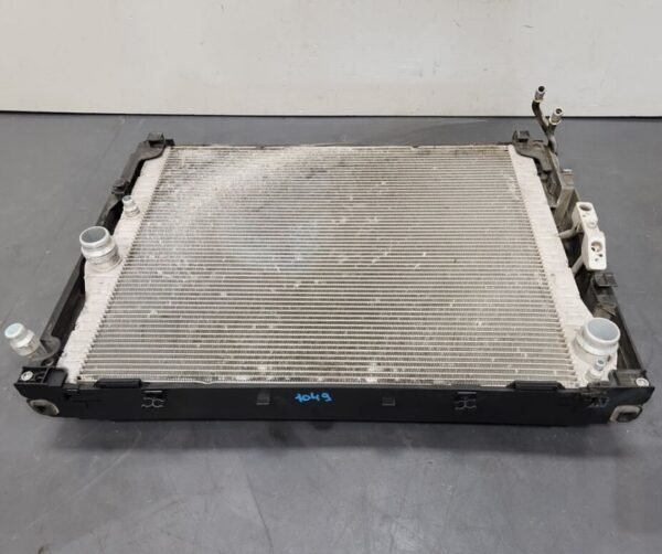 OEM BMW F80 F82 F83 M3 M4 S55 coolant radiator AC condenser w/fan set - Image 9