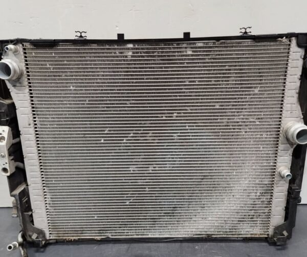 OEM BMW F80 F82 F83 M3 M4 S55 coolant radiator AC condenser w/fan set - Image 5