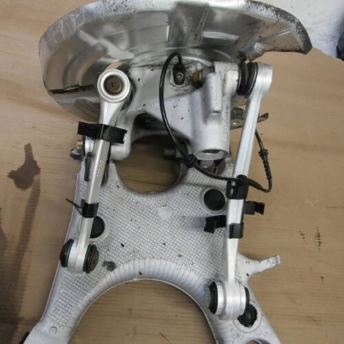 BMW F10 M5 F06 M6 rear right suspension knuckle wheel hub OEM