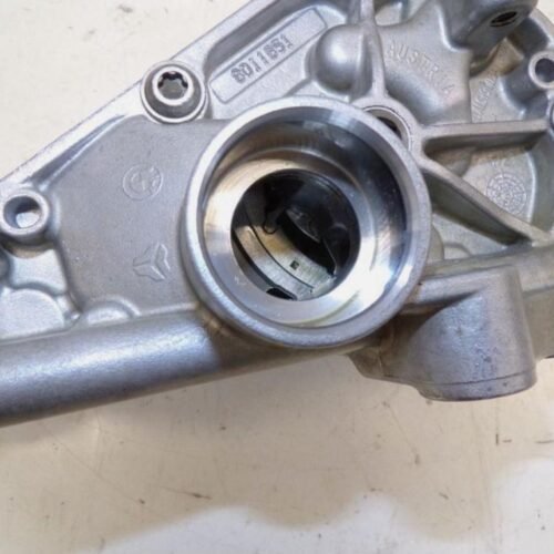 BMW F30 F35 F80 M3 LCI 8011851 Oil Pump